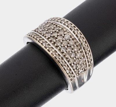 14 kt Gold Brillant-Ring, WG 585/000, 73 Brillanten zus. ca. 2.50 ct l.get.Weiß-get. Weiß/p, RW 56, ca. 7.3 g