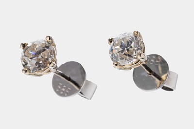 Paar 14 kt Gold Diamant-Ohrstecker, WG 585/000, 2 Altschliffdiamanten zus. ca. 1.61 ct l.get.Weiß/p
