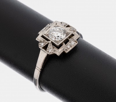 14 kt Gold Diamant-Ring, um 1920-30, WG 585/000, 1 Altschliffdiamant und 8 8/8 -Diamanten zus. ca. 0.45 ct Weiß/p, RW 55, ca.2.6 g