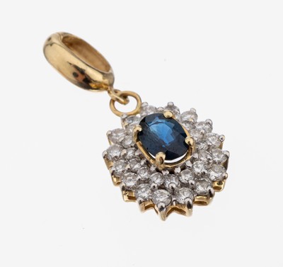 14 kt Gold Saphir-Brillant-Anhänger, GG/WG 585/000, mittig ovalfacett. Saphir ca. 0.50 ctumgeben von 32 Brillanten zus. ca. 1.50 ct Weiß/si, ca. ...