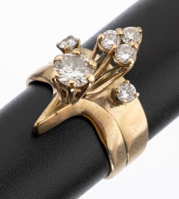 9 kt Gold Brillant-Ring, GG 375/000, ehemals 2 einzelne Ringe, 6 Brillanten zus. ca. 0.85 ct Weiß/si, RW 53, ca. 4.6 g