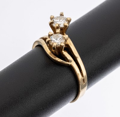 9 kt Gold Brillant-Ring, GG 375/000, 2 erhaben gefasste Brillanten zus. ca. 0.50 ct Weiß/si, RW 53, ca. 2.4 g