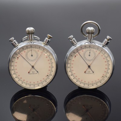 OMEGA 2 große Schleppzeiger-Chronographen, Schweiz 1960er Jahre, verchr. Geh. ber., emailfarb. Zifferbl. m. schwarzer und roter Skalierung, 60-Sek.- ...