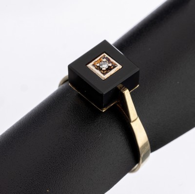 14 kt Gold Onyx-Diamant-Ring, GG 585/000, 1930er Jahre, Ringkopf mit Onyxwürfel, kl. 8/8-Diamant, RW 58, ca. 3.2 g