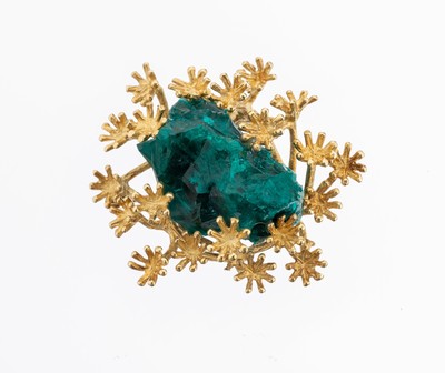 14 kt Gold Türkis-Brosche, 1960er-70er Jahre, GG 585/000, abstrakte Darstellung, gr. Türkis-Rohstein, ca. 3.5 x 3.5 cm, ca. 12.7 g