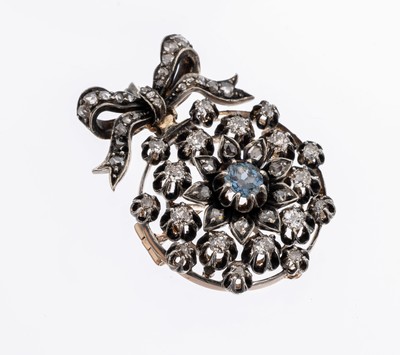 14 kt Gold und Silber Diamant-Saphir Brosche/Anhänger, um 1890, RoseG 585/000 und Silber, schleifenförm. Aufhängung mittig Saphir ca. 0.15 ct, ...
