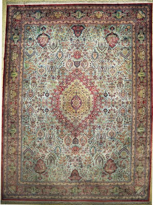 Ghom Seide fein Persien, signiert(Shafiy), Ende 20.Jhd, reine Naturseide, ca. 385 x 290 cm, ca. 1,0 Mio. Kn/qm, EHZ: 1-2, (kleine Fleck)