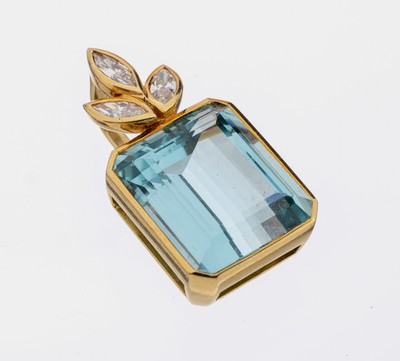 18 kt Gold Aquamarin-Diamant-Anhänger, GG 750/000, Aquamarin im Treppenschliff ca. 20.61ct (grav.), feine Farbe, 3 Diamantnavettes zus. ca. 0.65 ct ...