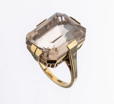 14 kt Gold Rauchquarz-Ring, deutsch um 1940/50, GG 585/000, facett. Quarz, Krappenfassung, mit bogenf. Unterkaderung, ca. 10.8 g, RW 53