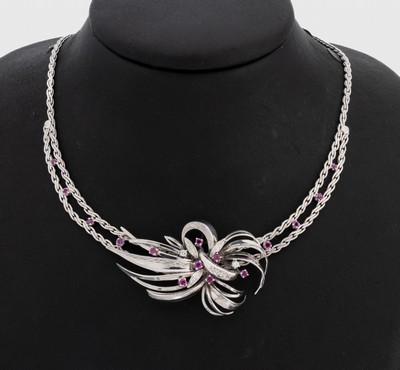 14 kt Gold Rubin-Diamant-Collier, WG 585/000, 15 rundfacett. Rubine zus. ca. 0.75 ct, 2 Brillanten und 3 8/8-Diamanten zus. ca. 0.12 ct Weiß/si, ...