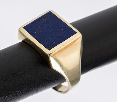 14 kt Gold Lapislazuli-Herrenring, GG 585/000, rechteckiger Ringkopf mit freier Lapislazuli-Platte, RW 71, ca. 10.1 g