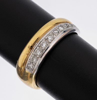 18 kt Gold Brillant-Ring, GG/WG 750/000, 10in WG gefasste Brillanten zus. ca. 0.25 ct Weiß/si, RW 55, ca. 4.5 g