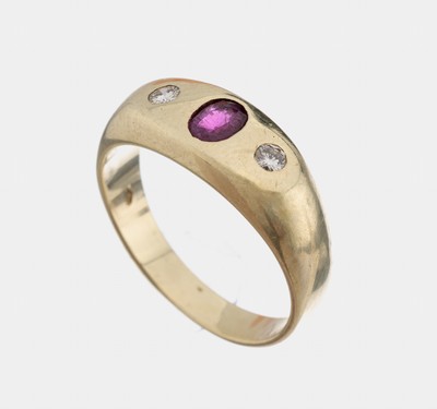 14 kt Gold Rubin-Brillant-Ring, GG 585/000,ovalfacett. Rubin ca. 0.18 ct, 2 Brillanten zus. ca. 0.08 ct Weiß/si, RW 54, ca. 5.6 g