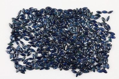 Lot lose Saphire, im Navetteschliff, zus. ca. 42.77 ct