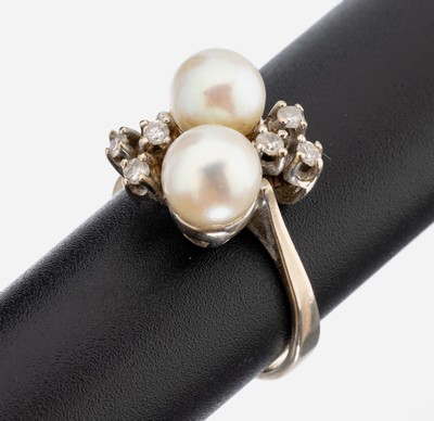 14 kt Gold Perl-Diamant-Ring, WG 585/000, 2Zuchtperlen, D. ca. 7 mm, 6 8/8-Diamanten zus.ca. 0.18 ct (grav.) Weiß/si, RW 56, ca. 4.8 g