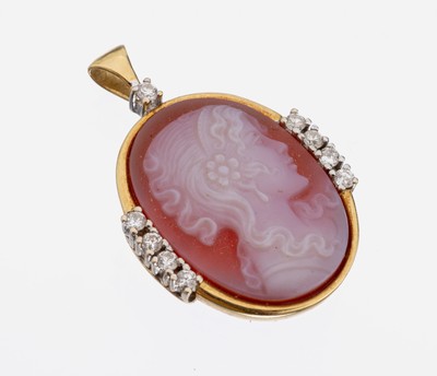 14 kt Gold Brillant-Kamee-Anhänger, GG 585/000, Karneol-Kamee mit Frauenportrait, 9 Brillanten zus. ca. 0.30 ct Weiß/si-p1, ca. 7.4 g, L. ca. 2.5 ...