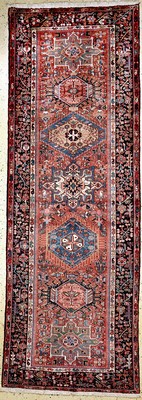 Garadjeh alt, Persien, Mitte 20.Jhd, Wolle auf Baumwolle, ca. 314 x 107 cm, EHZ: 2