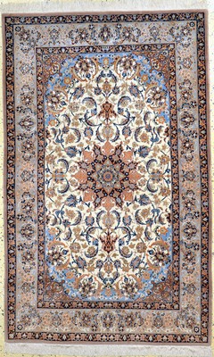 Esfahan fein, Persien, Ende 20.Jhd, Korkwolle mit und auf Seide, ca. 177 x 110 cm,ca. 1,0 Mio. Kn/qm, EHZ: 1-2