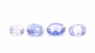 Lot 4 lose facett. Saphire, zus. 11.20 ct, in versch. Formen, Farben und Größen, überwiegend oval