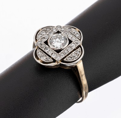 14 kt Gold Art Deco Diamant-Ring, um 1920-30, GG 585/000, schauseitig Platin, durchbrochen gearbeitet, mittig ein Brillant ca. 0.30 ct Weiß/vs2, ...