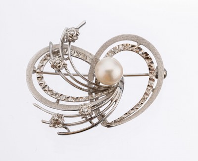 14 kt Gold Akoyazuchtperl-Diamant-Brosche, WG 585/000, in sich geschwungen, mittig mit einer l.rosef. Perle, D. ca. 8 mm, mit kl. Diamantbesatz, ca. ...