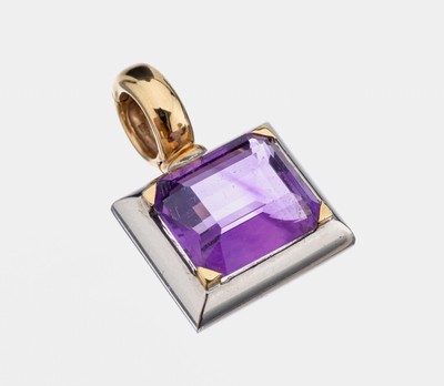 14 kt Gold Amethyst-Clipanhänger, GG/WG 585/000, facett. Amethyst im Treppenschliff ca. 8.00 ct, schöne, schwere Verarbeitung, ca. 14.9 g, L. ca. ...