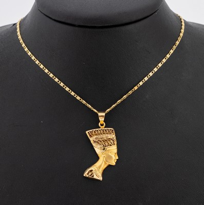 14 kt Gold Anhänger "Nofretete", GG 585/000, hohl gearbeitet mit Filigrandraht, ca. 3.5 x 1.9 cm, an Kette, GG 585/000, L. ca.56.5 cm, ...