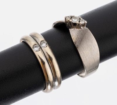 Konvolut 2 14 kt Gold Diamant-Ringe, WG 585/000, 1 x teilw. sat., 1 Brillant und 2 8/8-Diamanten zus. ca. 0.07 ct Weiß/si, RW 58, 1 x ehemals 2 ...