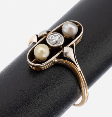 14 kt Gold Perl-Diamant-Ring, GG/WG 585/000, 2 kl. Zuchtperlen, 1 x weiß 1 x grau, 1 Altschliffdiamant ca. 0.15 ct Weiß/si,RW 57, ca. 2.7 g