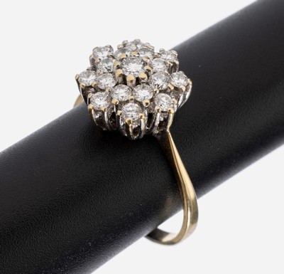 14 kt Gold Brillant-Ring, GG 585/000, Ringkopf in mehreren Ebenen, 17 Brillanten zus. ca. 1.0 ct feines Weiß-Weiß/si, RW 63, ca. 4.4 g