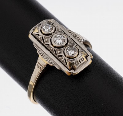 14 kt Gold und Platin Diamant-Ring, um 1920, GG 585/000, Durchbrucharbeit, 3 Altschliffdiamanten zus. ca. 0.12 ct Weiß/si- p1, ca. 1.9 g, RW 55