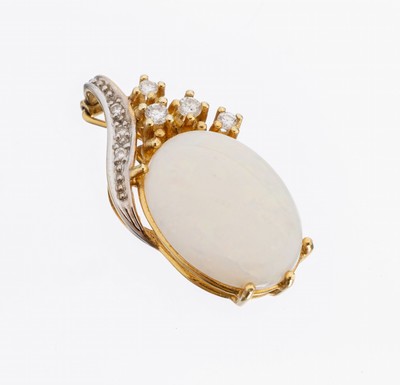 14 kt Gold Opal-Brillant-Clipanhänger, GG/WG 585/000, ovaler Opal ca. 2.50 ct, Brillanten zus. ca. 0.15 ct Weiß/vs, ca. 3.2 g, L. ca. 2.5 cm