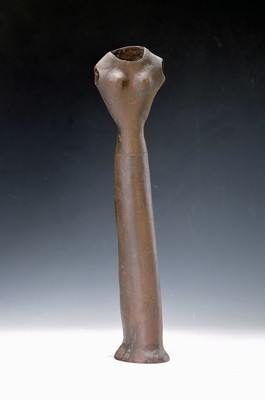Lothar Fischer,1933-2004, Bronze, Hüllenstatuette, patiniert, am Sockel signiert und dat. 71, H. ca. 36.5 cm