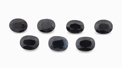 Lot 7 Saphire, zus. ca. 13.58 ct, ovalfacett.,versch. Größen und Farbnuancen, Ausfassware