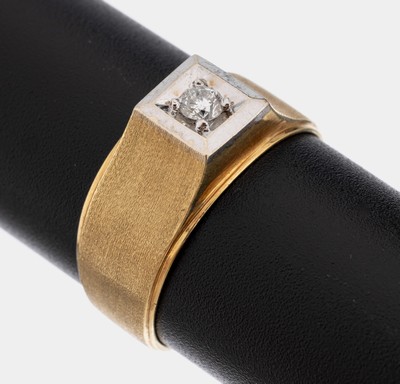 14 kt Gold Brillant-Ring, GG/WG 585/000, in WG gefasster Brillant ca. 0.11 ct (grav.) Weiß/si-p, RW 58, ca. 4.1 g