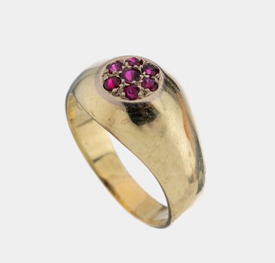 14 kt Gold Rubin-Ring, GG 585/000 gepr., schlichte Gestaltung, 7 rundfacett. Rubine zus. ca. 0.12 ct, RW 60, ca. 8.1 g