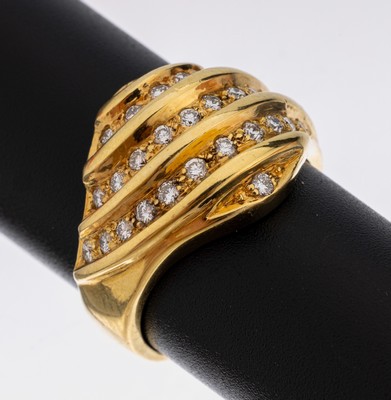 18 kt Gold Brillant-Ring, GG 750/000, Ringkopf mehrfach gerieft, 30 Brillanten zus. ca. 0.40 ct feines Weiß-Weiß/vs-si, RW 56, ca. 13.4 g