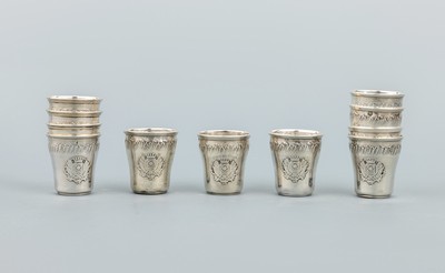 Set 8 Schnapsbecher, Frankreich um 1883, 950er Silber, umlaufendes Akanthusblattdekor, anlässlich des Fechtwettbewerbs "L'Etoile des ...