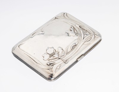 Zigarettenetui, um 1900, 800er Silber, deutsch, florales Dekor, ca. 8.7 x 6 cm, innenvergoldet, ca. 54 g, grav. Monogramm unged., kl. Delle