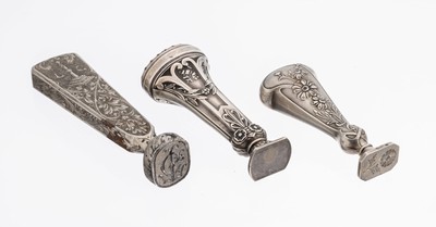 Konvolut 3 Petschaften, Frankreich 1890-1900, 1 x 800er Silber, Hersteller CHARLES MURAT,feiner Jugendstilentwurf, sign. Offner, oktogonale ...