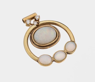 14 kt Gold Opal-Brillant-Anhänger, GG 585/000 gepr., geometrisch, 4 ovale Opalcabochons mit zartem Farbspiel, 3 kl. Brillanten, ca. 3 x 2.5 cm, ca. ...