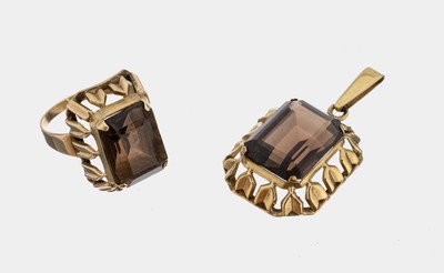 8 kt Gold Rauchquarz-Schmuckset, 1950er Jahre, GG 333/000, best. aus: Anhänger, ca. 3.5 x 2 cm, und Ring, RW 57, jeweils mit Rauchquarz im ...