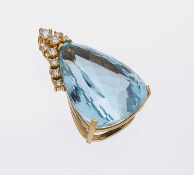 18 kt Gold Blautopas-Brillant-Anhänger, GG 750/000, facett. Blautopastropfen (beh.) ca. 50.00 ct, oberhalb bes. mit 11 Brillanten zus.ca. 0.90 ct ...