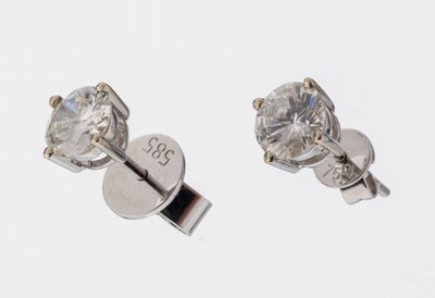 Paar 14 kt Gold Brillant-Ohrstecker, WG 585/000, 2 Brillanten zus. ca. 1.10 ct Weiß/vs-si, ca. 1.5 g, (1 Brisur 750/000)