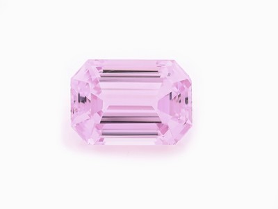 Loser Kunzit ca. 45.1 ct, im Emerald Cut, Pink, ca. 23.5 x 16.6 x 13.1 mm,
