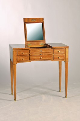 Poudreuse, Frankreich, um 1900,, Rosenholzfurnier, floral intarsiert, Einlagen z.T. eingefärbt, ein Schlüssel, 2 Schubladen und 3 Blendschubladen, ...