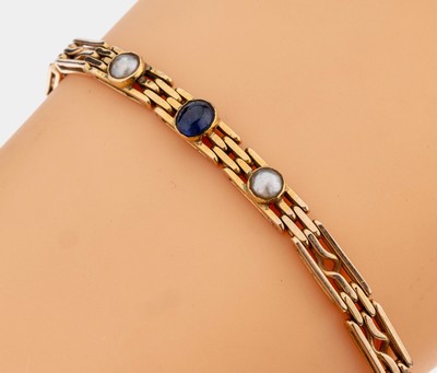 14 kt Gold Perl-Saphir-Armband, um 1900, GG585/000, geometrische Glieder, 2 unrunde Perlen, 1 kl. ovaler Saphir-Cabochon, L. ca. 18.5 cm, ...