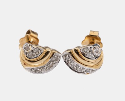 Paar 14 kt Gold Diamant-Ohrstecker, GG/WG 585/000, in WG gefasste 14 8/8-Diamanten zus. ca. 0.10 ct Weiß/p, ca. 3.5 g