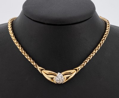 14 kt Gold Brillant-Collier, GG/WG 585/000,Mittelteil bes. mit in WG gefassten 7 Brillanten zus. ca. 0.10 ct Weiß/si, Kordelkette, L. ca. 43 cm, ...