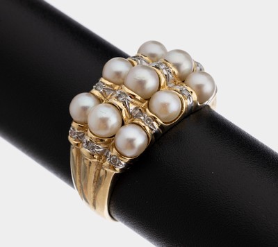 14 kt Gold Akoyazuchtperl-Diamant-Ring, GG/WG 585/000, 9 Perlchen im Wechsel mit 12 8/8- Diamanten in WG gefasst, RW 58, ca. 6.1 g